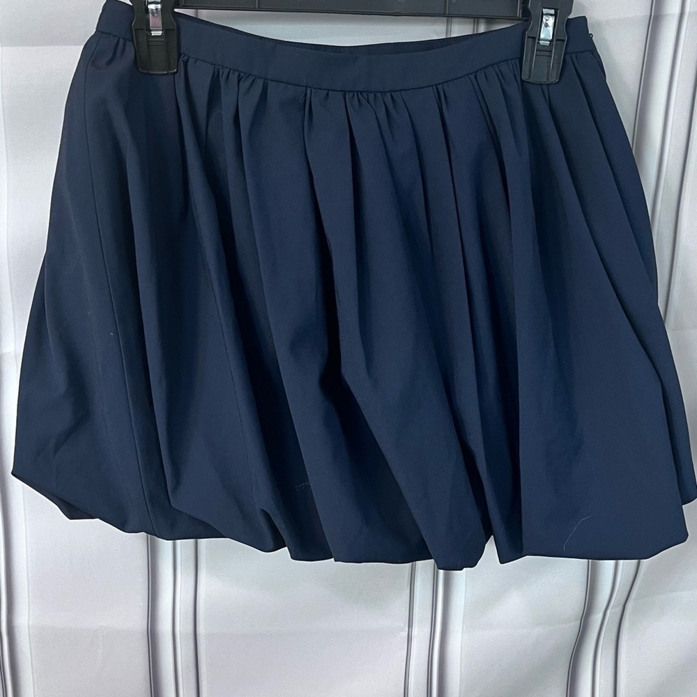 VIRAL NEW Zara blogger fav Mini balloon Skirt size XS
🚨NO DISCOUNT ON THIS SKIRT - Picture 3 of 12